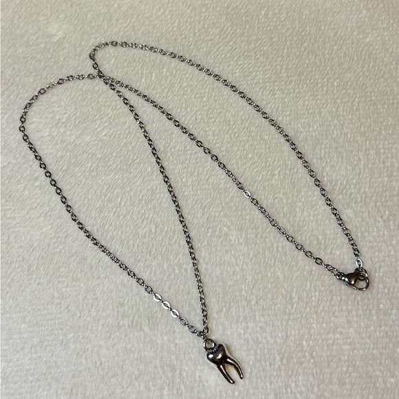 Goth silver tooth charms necklace. - Picture 9 of 12